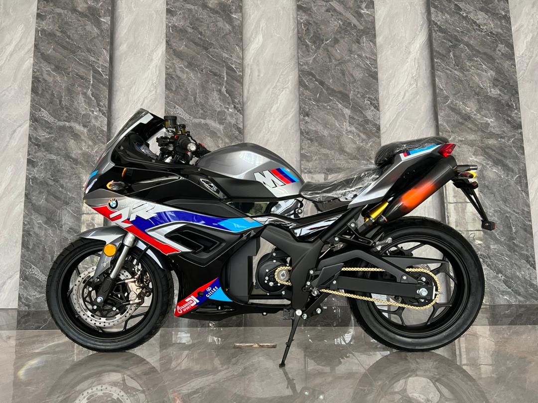 Гоночный мотоцикл BMW RR Гоночный мотоцикл BMW RR