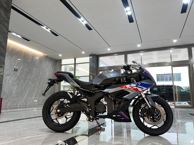 Гоночный мотоцикл BMW RR Гоночный мотоцикл BMW RR